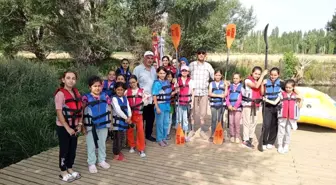 Tomarza'da Yaz Kuran Kursu Öğrencileri Kanoya Bindi