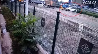 Samsun'da SUV Araç Mert Irmağı'na Düşüp Suya Gömüldü