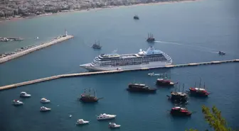 Nautica Kruvaziyeri Alanya'ya 602 Turist Getirdi