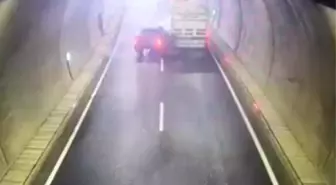 Batman'da Tünelde Pikap, Tıra Çarptı: Sürücü Yaralı
