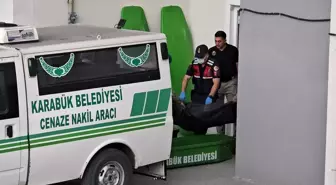 Boşanma aşamasındaki çift evde yangında hayatını kaybetti