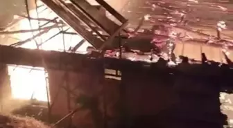 Aydın'da Yangın İki Evi Küle Çevirdi