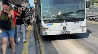 İstanbul'da Metrobüs Arızası Yolcuları Mağdur Etti