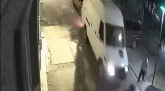 Bursa'da Kamyonet Kazası: Sürücü Kaçtı