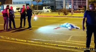 Önce hafif ticari araç çarptı sonra otomobil ezdi