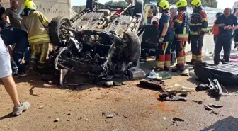 Bandırma'da Takla Atan Otomobilde Sıkışan İki Kişi Kurtarıldı