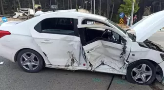Hatay'da Ambulans ve Otomobil Çarpıştı: 5 Yaralı