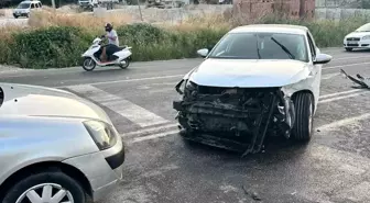 Antalya'da Üç Araçlı Trafik Kazasında 7 Kişi Yaralandı