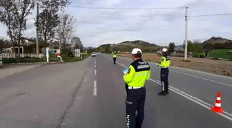 Bolu'da Trafik Denetimleri: 2 Bin 78 Araç ve Sürücüsüne Cezai İşlem