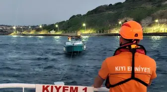 Çanakkale Boğazı'nda Sürüklenen Tekne Kurtarıldı