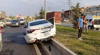 Bursa'da Otomobil ve Cip Çarpıştı: İki Yaralı