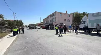 İstanbul'da Hafriyat Kamyonu, Yolu Geçmeye Çalışan Adamı Ezerek Öldürdü