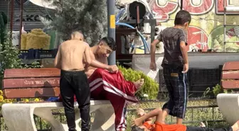 Iğdır'da Sıcak Hava Çocukları Tehlikeli Süs Havuzuna Sürüklüyor