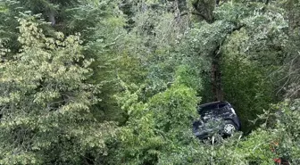 Kastamonu'da Hafif Ticari Araç Şarampole Yuvarlandı: 4 Yaralı
