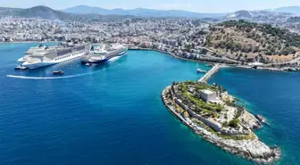 Kuşadası'na Beş Kruvaziyer Gemisiyle 10 Bin 916 Turist Geldi