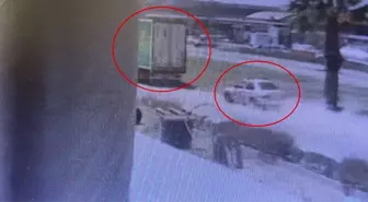 Bursa'da TIR'a Çarpan Otomobilin Sürücüsü Hayatını Kaybetti