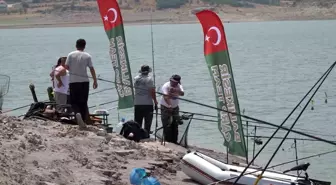 Sındırgı'da Amatör Balık Tutma Yarışması Renkli Görüntülere Sahne Oldu