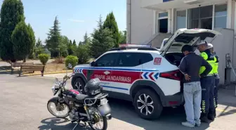 Sakarya'da Motosikletli Genç Tehlikeli Manevralarıyla Olay Yarattı