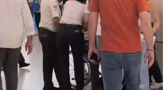 Ankara'da AVM'de Bıçaklı Kavga: İki Yaralı