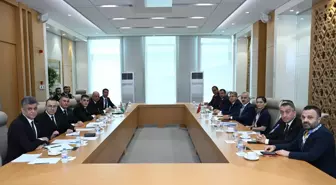 Bakan Uraloğlu Türkmenistan'da Ulaştırma İşbirliği İçin Toplandı