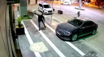 Suruç'ta Belediye Binasına Saldırı: Tekmeli Hüsran