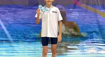 Bilecik'in Gururu: Mehmet Efe Kal 50 Metre Kurbağalamada Birinci Oldu