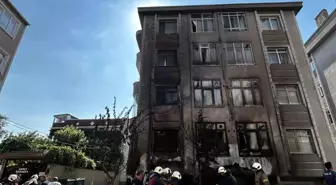 Fatih'te İlaç Deposunda Yangın: Depo Kül Oldu