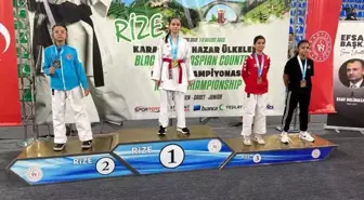 Kübra Beril Culfa, Karate Şampiyonası'nda Altın Madalya Kazandı