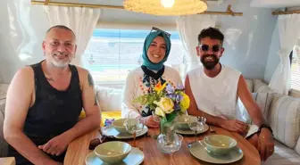Hüsnü Şenlendirici Karavan Peşine Düştü