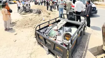 Yüksekova'da Kamyonet 3 Tekerlekli Motosiklete Çarptı: 1 Yaralı