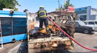 Kahramanmaraş'ta Kamyonet Yangını Kontrol Altına Alındı