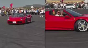 Sivas Belediye Başkanı Uzun, Ferrari'yle drift gösterisi yaptı
