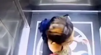 Asansör kapısını zorlayan kadın boşluğa düşerek hayatını kaybetti