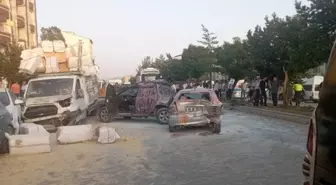 Bitlis'te Freni Boşalan TIR 10 Araca Çarptı, Şans Eseri Yaralı Yok