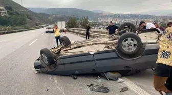 Hatay'da Takla Atan Otomobilde 4 Kişi Yaralandı