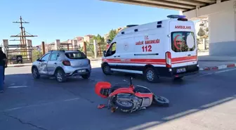Karaman'da Otomobil ile Motosiklet Çarpıştı: Sürücü Yaralandı