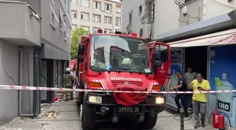 Şişli'de Kozmetik Dükkanında Yangın: 3 Kişi Dumandan Etkilendi
