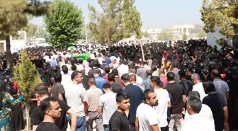 Sivas'ta Minibüs Kazasında Hayatını Kaybeden Fındık İşçileri Şanlıurfa'da Defnedildi