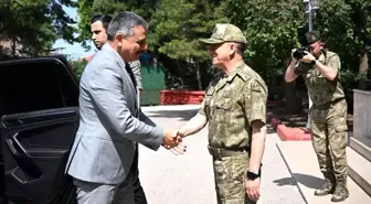 Vali Çiftçi, Korgeneralliğe Terfi Eden Tümgeneral Altuğ'u Ziyaret Etti