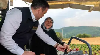 Bilecik Valisi, İkizce Köyü'nde Asfalt Çalışmalarını İnceledi