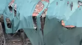 Bakırköy'de 100 Yıllık Tarihi Bina Kısmi Olarak Çöktü