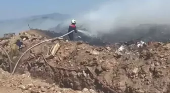 Ayvalık'ta Eski Çöp Depolama Alanında Yangın Kontrol Altına Alındı