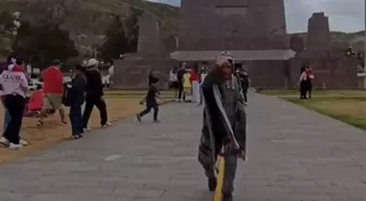 Türk Öğretmenden Ekvador'da Zeybek Gösterisi