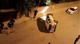 Elazığ'da Park Halindeki Araçlara Çarpan Otomobil Devrildi: 1 Yaralı