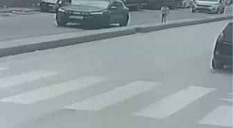 Esenler'de Hafif Ticari Araç Kaza Yaptı