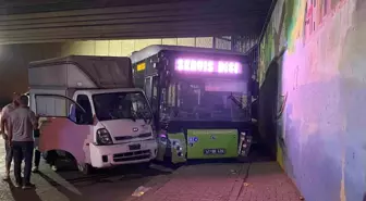 Kocaeli'de Halk Otobüsü ile Kamyonet Çarpıştı: 2 Yaralı