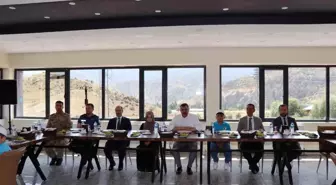 Oltu Cağ Kebap Salonu'ndan Öğrencilere Anlamlı İkram