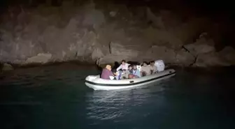 Marmaris açıklarında 26 düzensiz göçmen ve 1 kaçakçı yakalandı