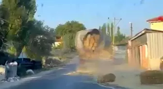 Denizli'de Tehlikeli Saman Yüklü Kamyonun İlerlemesi Kameraya Yansıdı