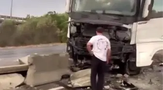 Kocaeli D-100 Karayolu'nda Tır Kazası: Beton Bariyerlere Çarptı